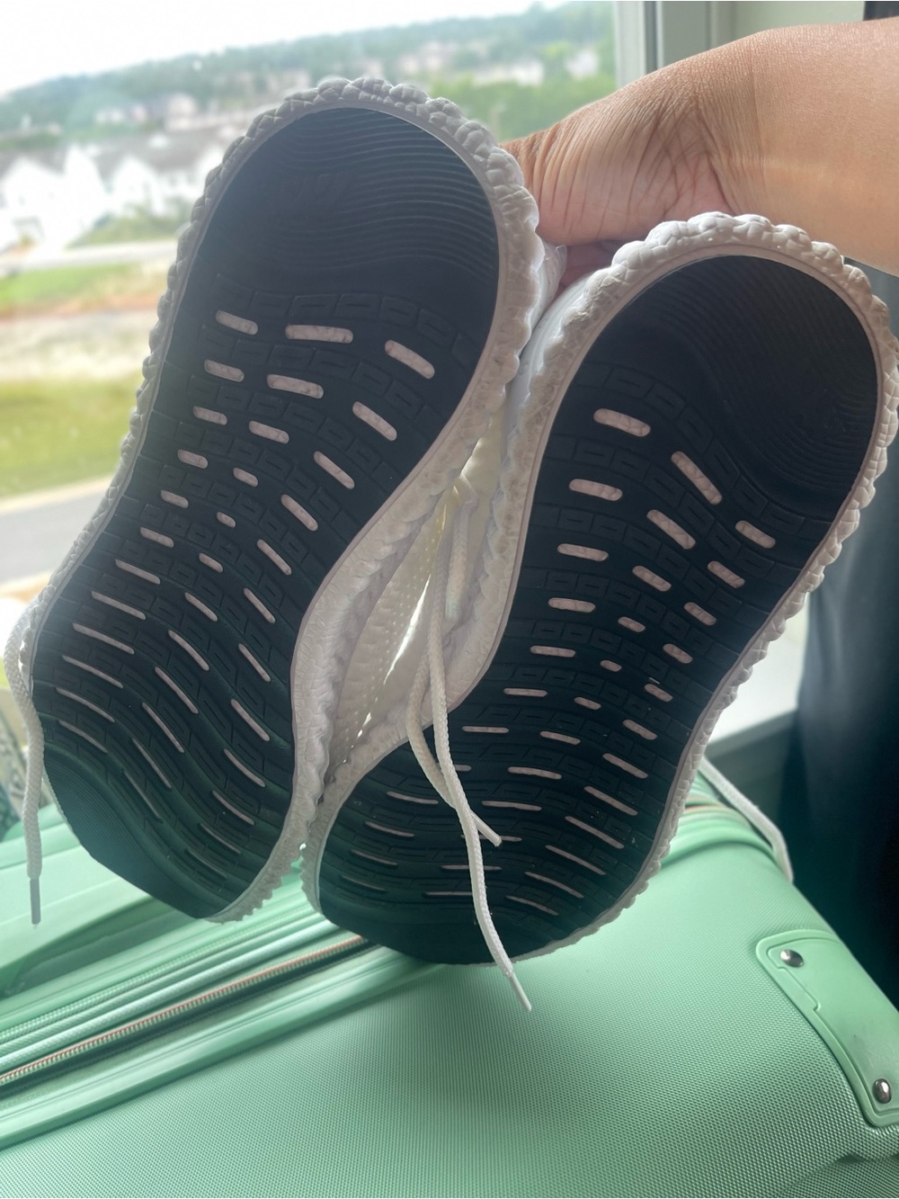 Travel Men’s White Knit Athletic Sneakers - Picture 3 of 3